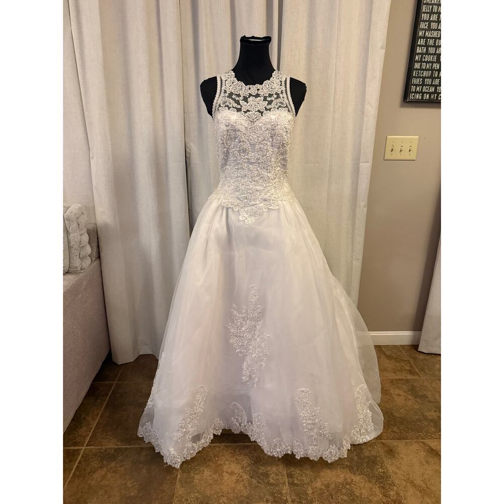 Beautiful High Neck Wedding Dress/Gown Size 8